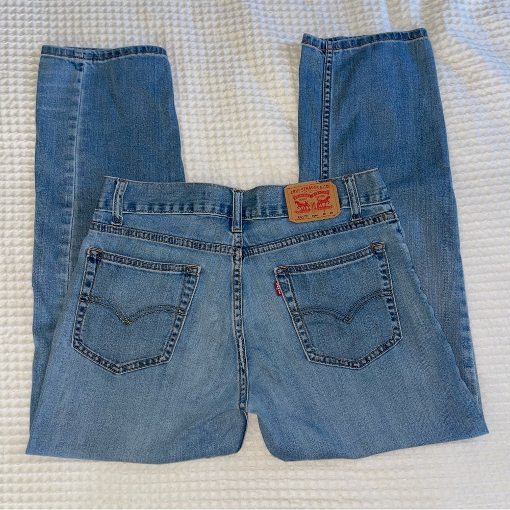 Women’s Levi Strauss and Co Athletic Fit Jeans Light Wash